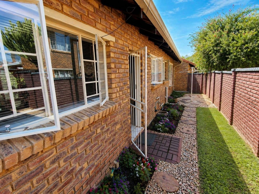 3 Bedroom Property for Sale in Willow Park Manor Gauteng