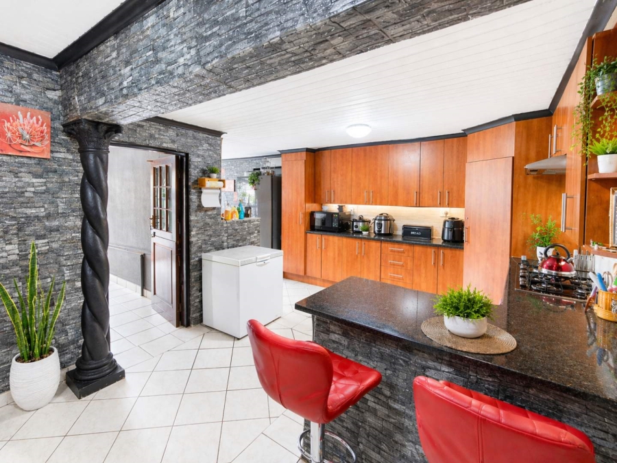 4 Bedroom Property for Sale in Meyerspark Gauteng