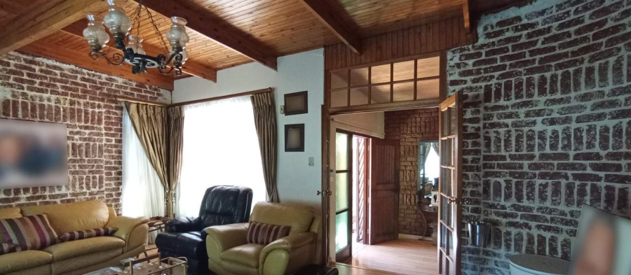5 Bedroom Property for Sale in Constantia Park Gauteng