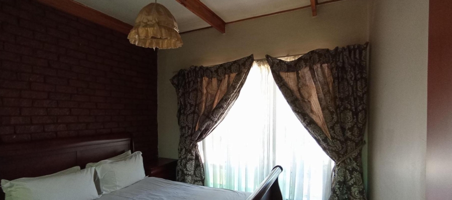 5 Bedroom Property for Sale in Constantia Park Gauteng