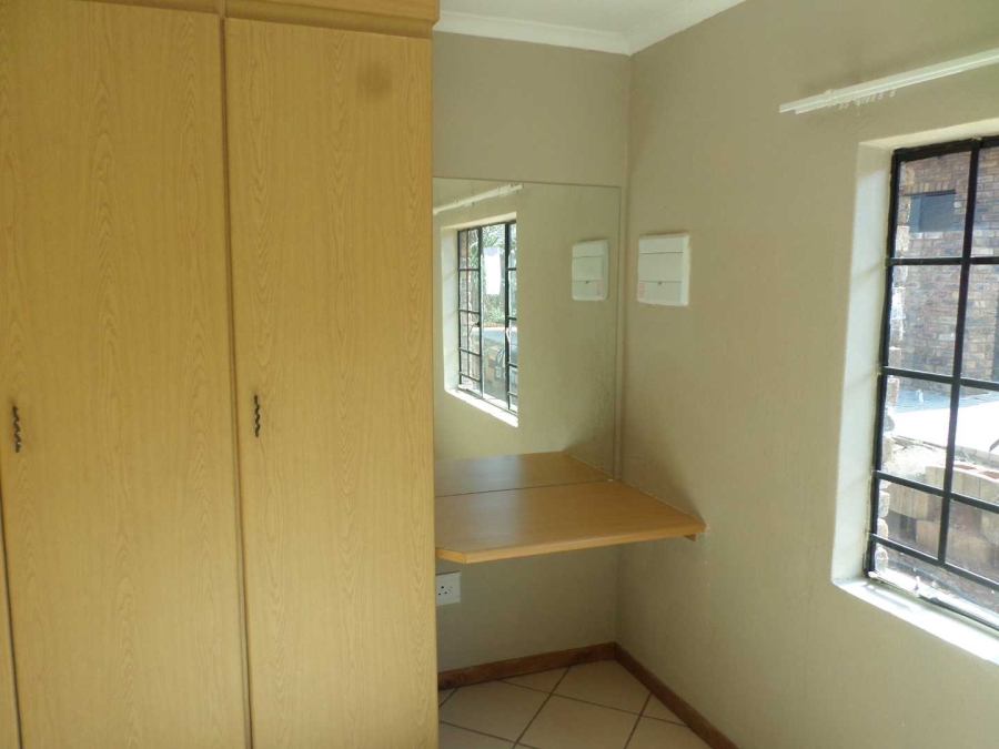 1 Bedroom Property for Sale in Philip Nel Park Gauteng