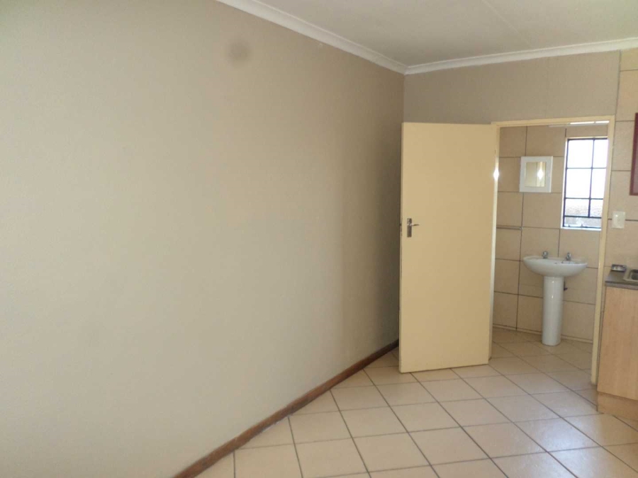 1 Bedroom Property for Sale in Philip Nel Park Gauteng