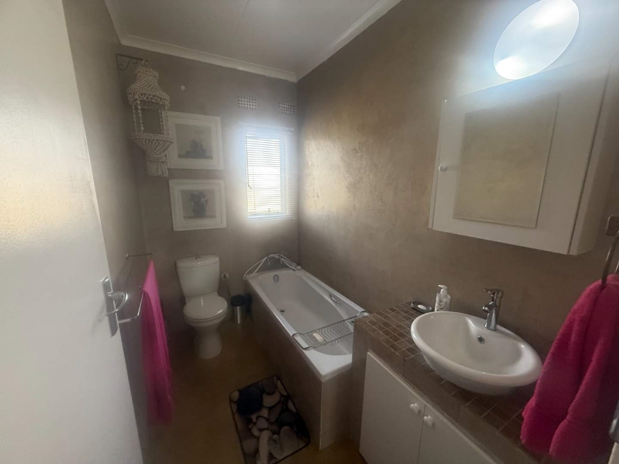 3 Bedroom Property for Sale in Aston Manor Gauteng
