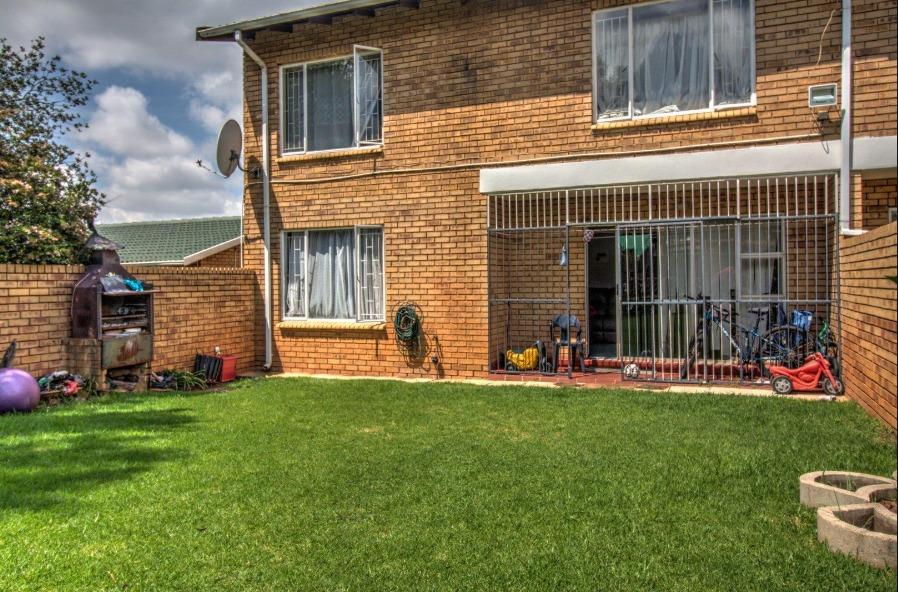 2 Bedroom Property for Sale in Birchleigh Gauteng
