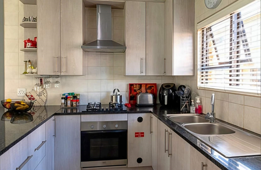 3 Bedroom Property for Sale in New Redruth Gauteng