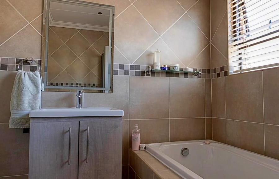 3 Bedroom Property for Sale in New Redruth Gauteng