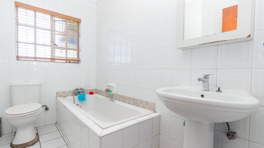 3 Bedroom Property for Sale in Verwoerdpark Gauteng