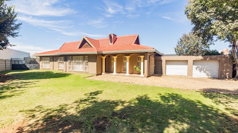 3 Bedroom Property for Sale in Verwoerdpark Gauteng
