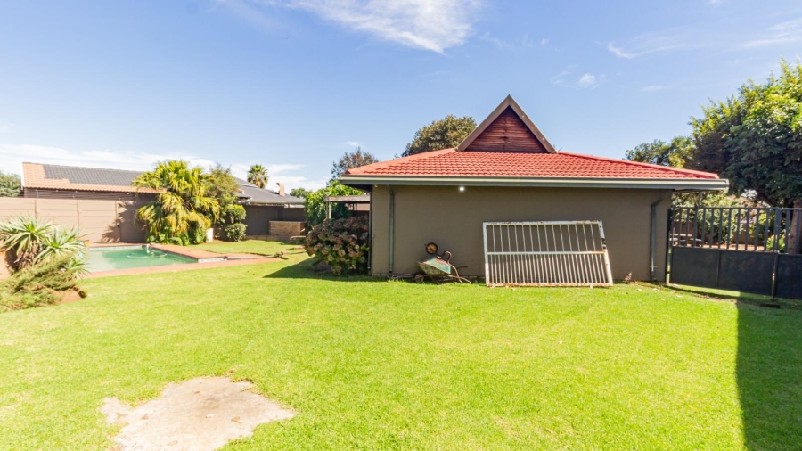 3 Bedroom Property for Sale in Verwoerdpark Gauteng