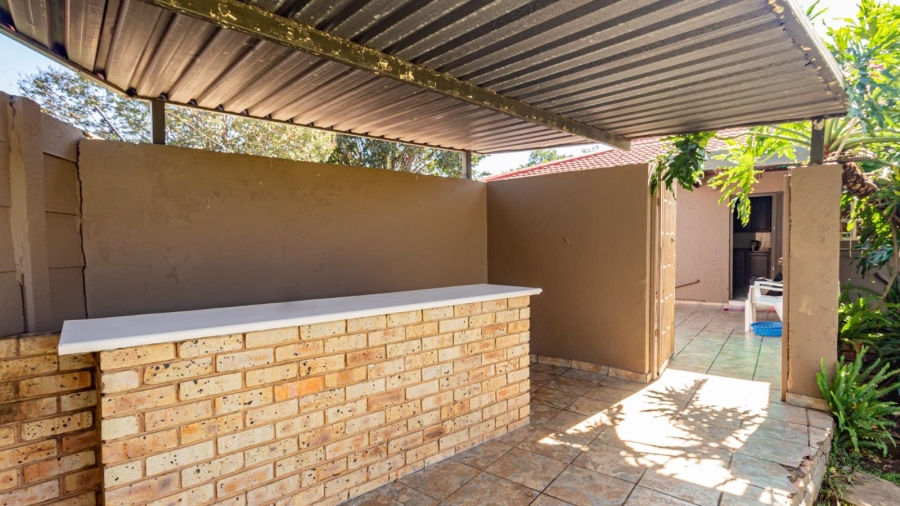 3 Bedroom Property for Sale in Verwoerdpark Gauteng