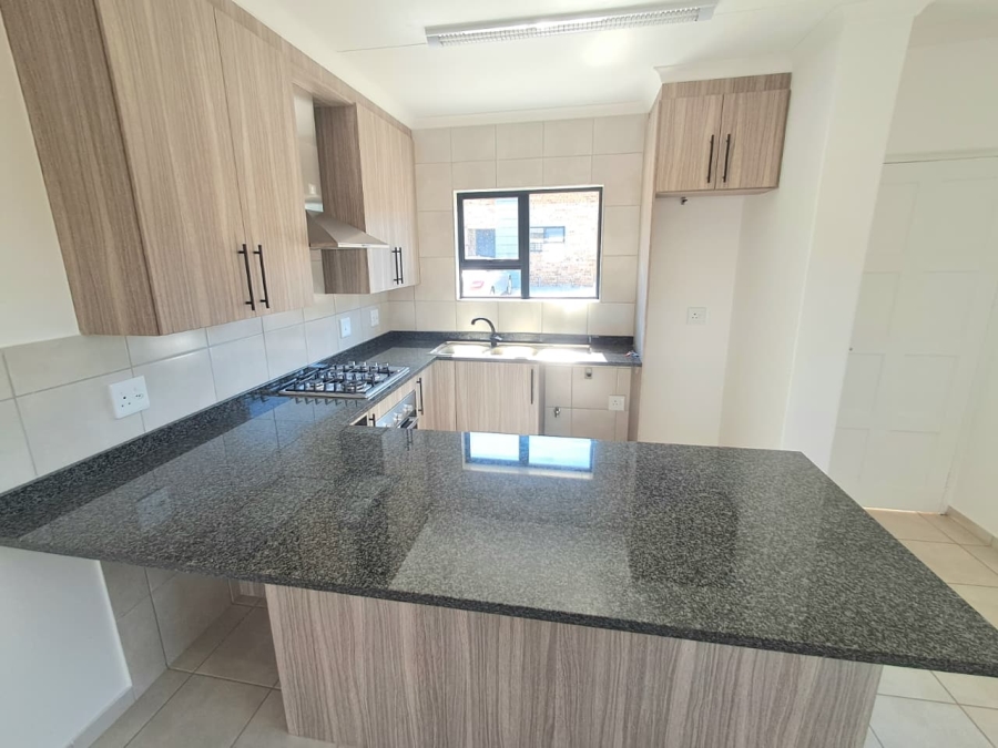2 Bedroom Property for Sale in Brackendowns Gauteng