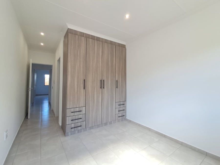 2 Bedroom Property for Sale in Brackendowns Gauteng