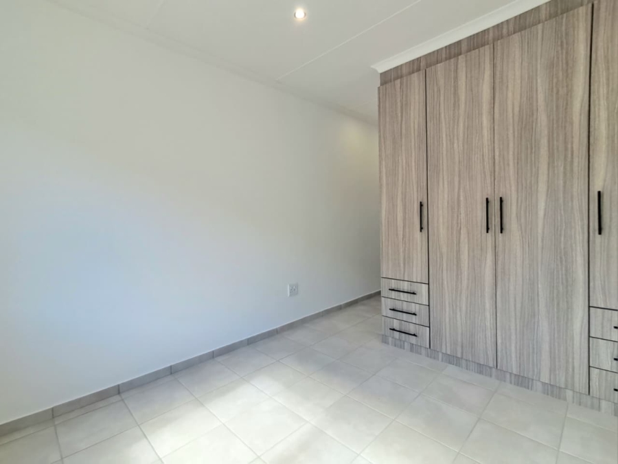 2 Bedroom Property for Sale in Brackendowns Gauteng