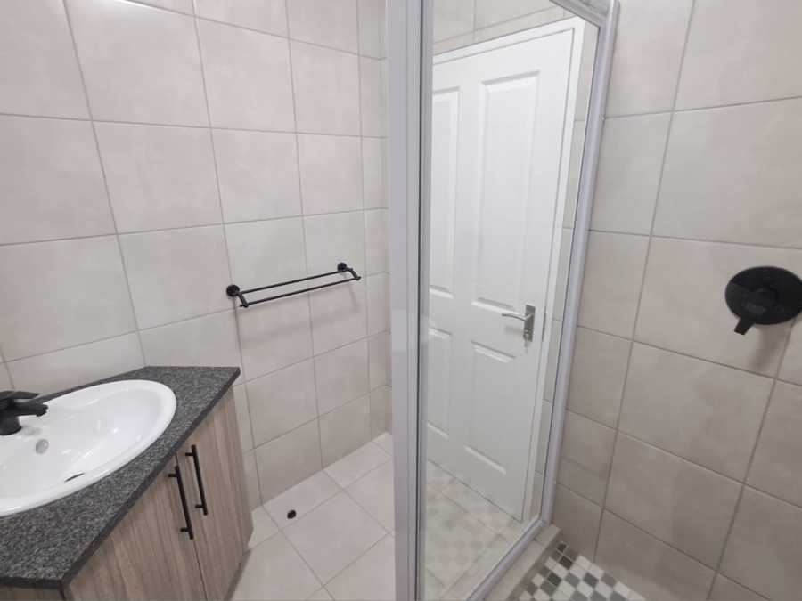 2 Bedroom Property for Sale in Brackendowns Gauteng