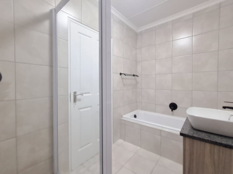 2 Bedroom Property for Sale in Brackendowns Gauteng