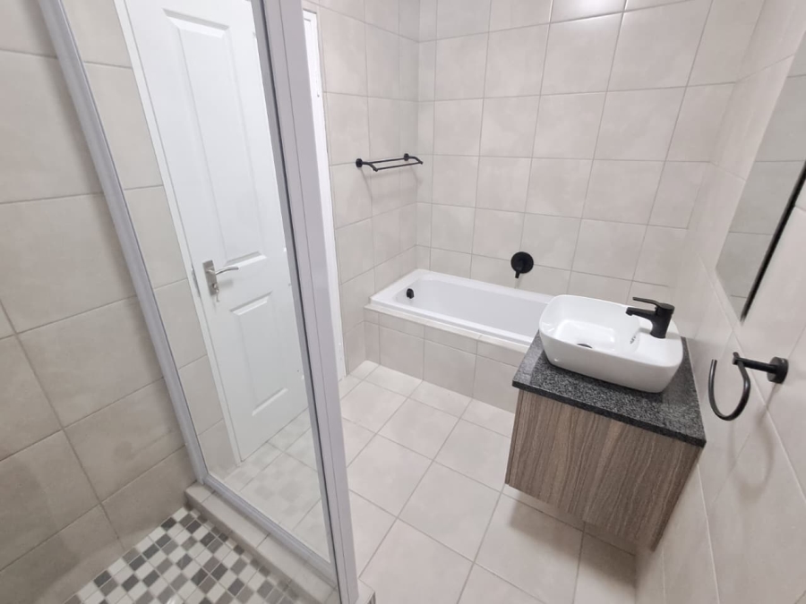 2 Bedroom Property for Sale in Brackendowns Gauteng
