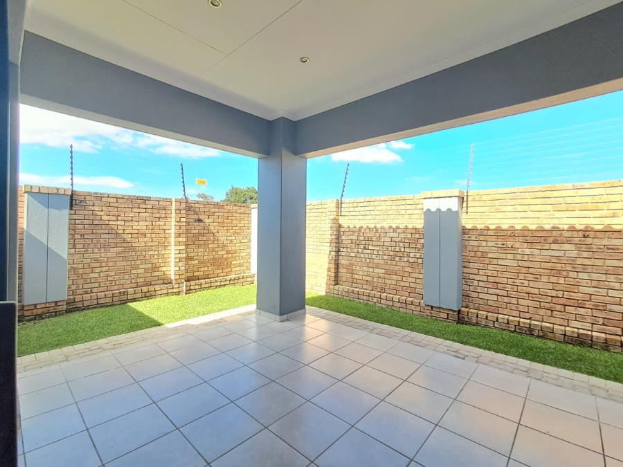 2 Bedroom Property for Sale in Brackendowns Gauteng
