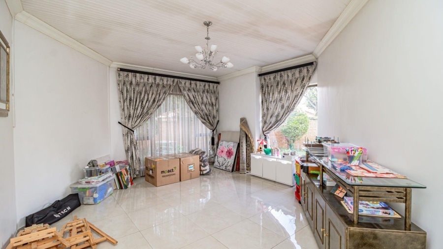 3 Bedroom Property for Sale in Lakefield Gauteng