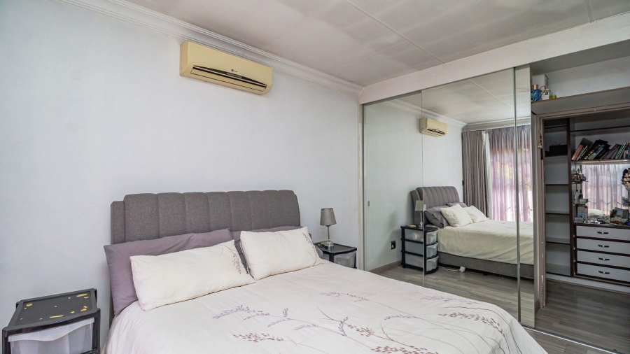 3 Bedroom Property for Sale in Lakefield Gauteng