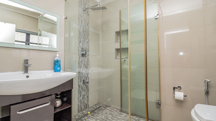 3 Bedroom Property for Sale in Lakefield Gauteng