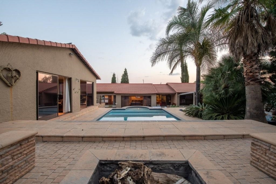 4 Bedroom Property for Sale in Glenvista Gauteng