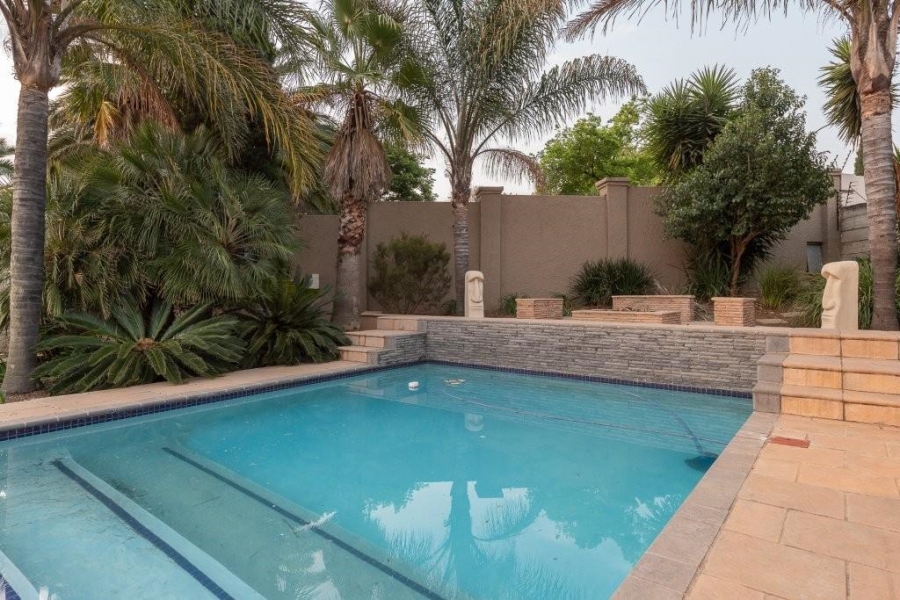 4 Bedroom Property for Sale in Glenvista Gauteng