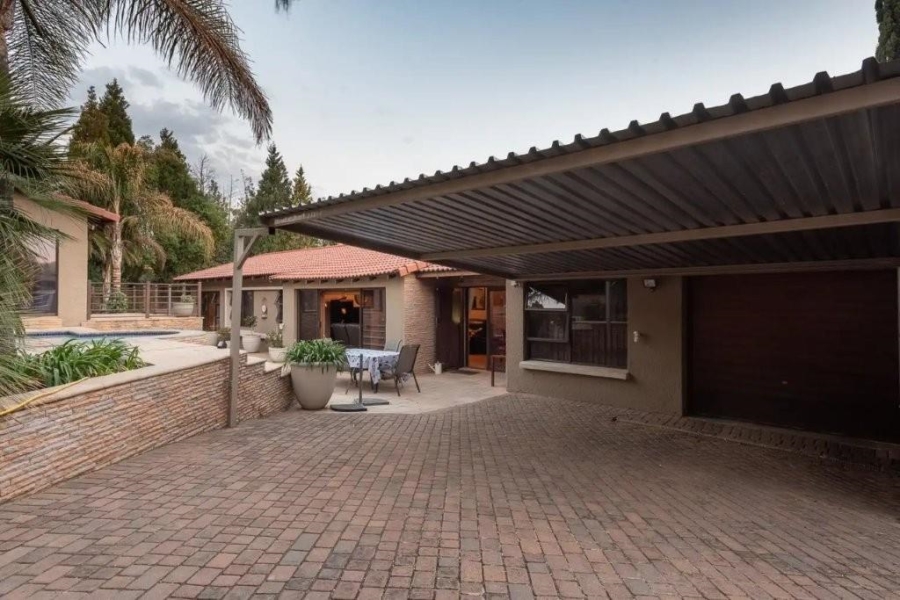 4 Bedroom Property for Sale in Glenvista Gauteng