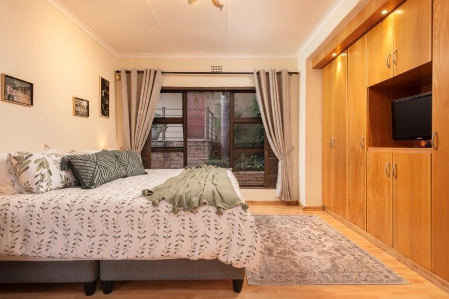 4 Bedroom Property for Sale in Glenvista Gauteng