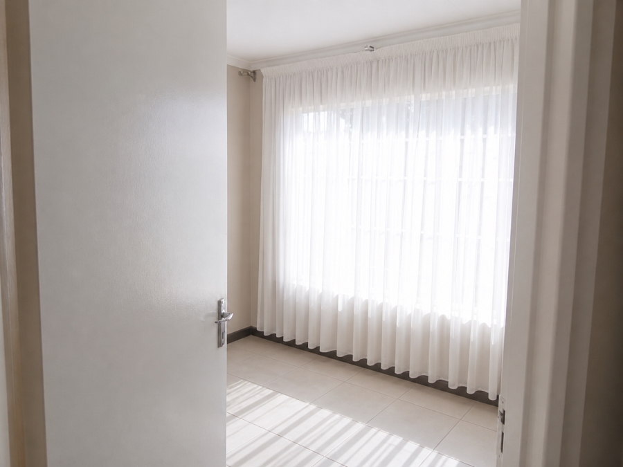 To Let 3 Bedroom Property for Rent in Elandspark Gauteng