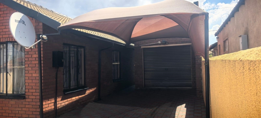 2 Bedroom Property for Sale in Soshanguve WW Gauteng
