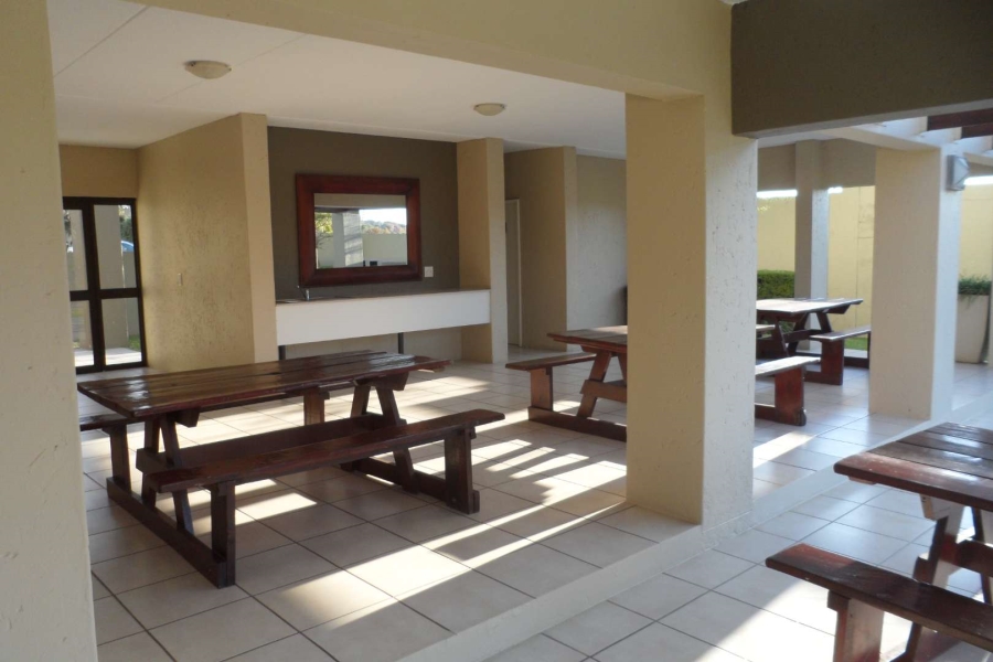To Let 2 Bedroom Property for Rent in Bryanston Gauteng