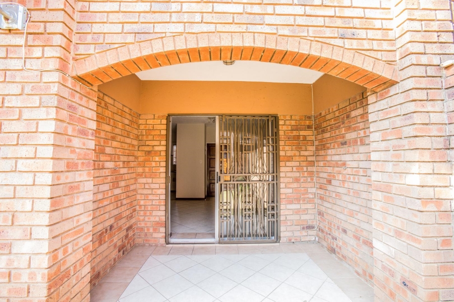 2 Bedroom Property for Sale in Mooikloof Ridge Gauteng