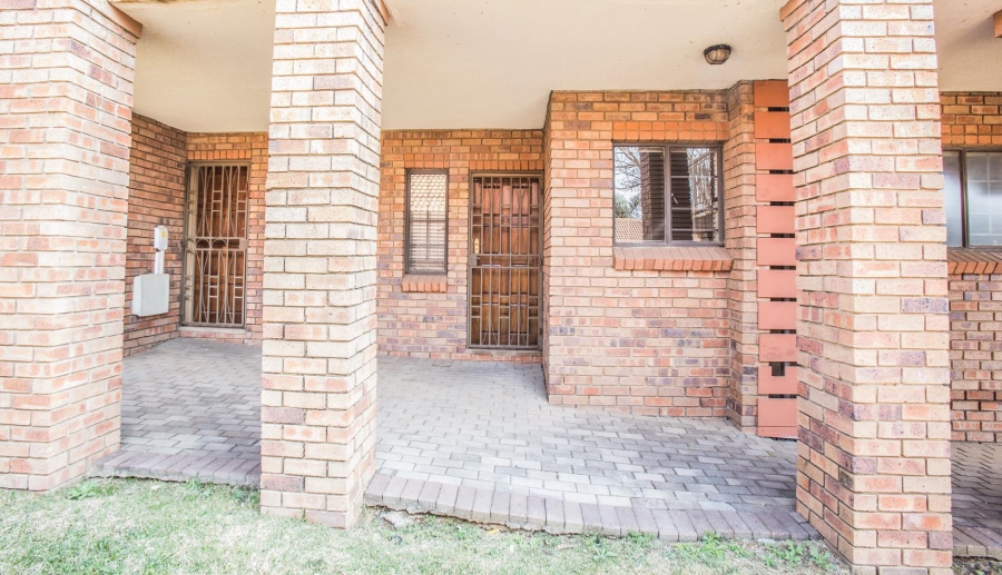 2 Bedroom Property for Sale in Mooikloof Ridge Gauteng