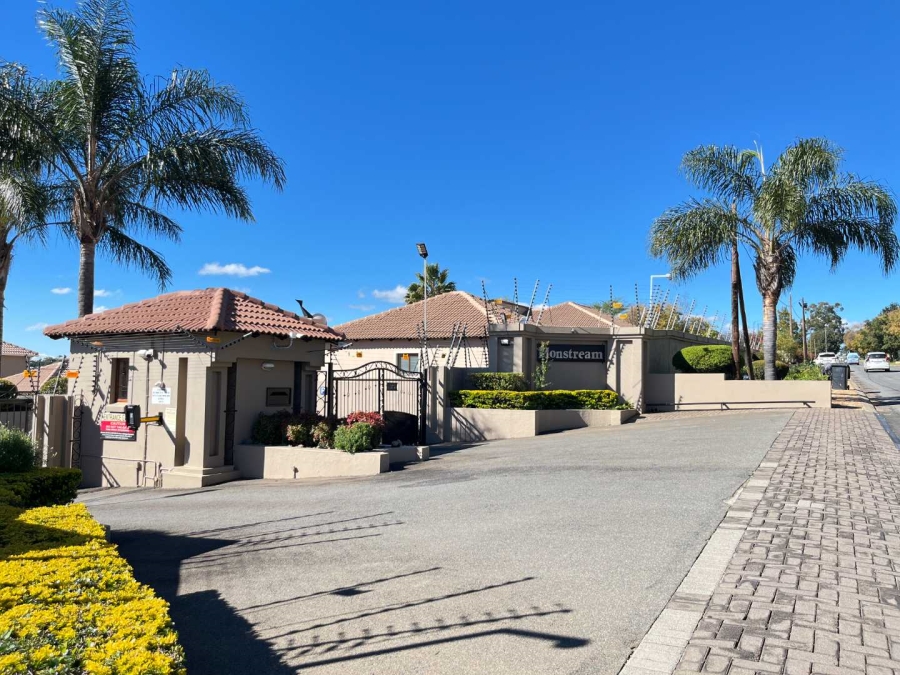 2 Bedroom Property for Sale in Noordheuwel Gauteng