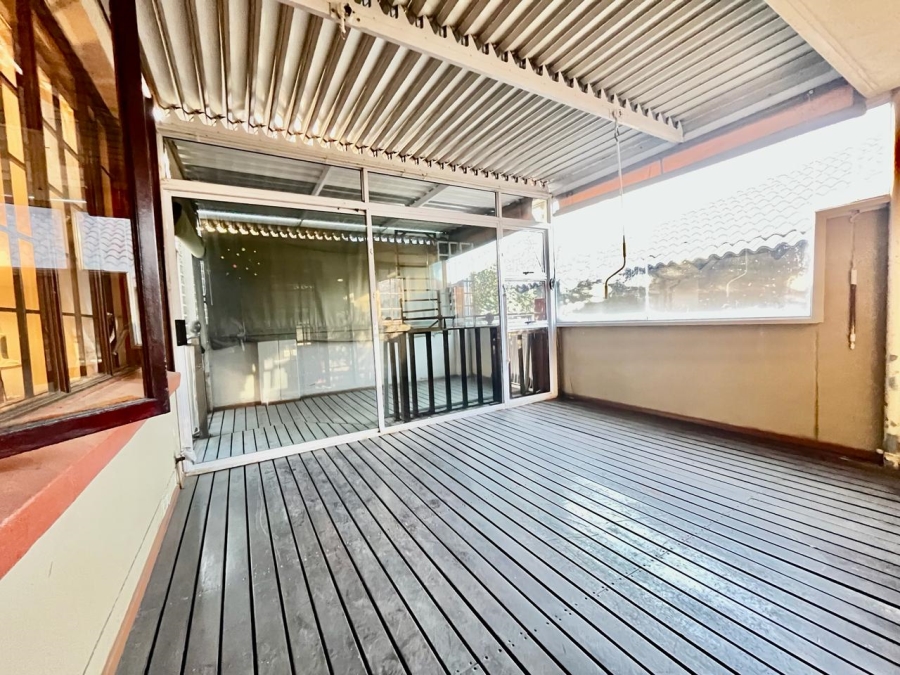 2 Bedroom Property for Sale in Noordheuwel Gauteng