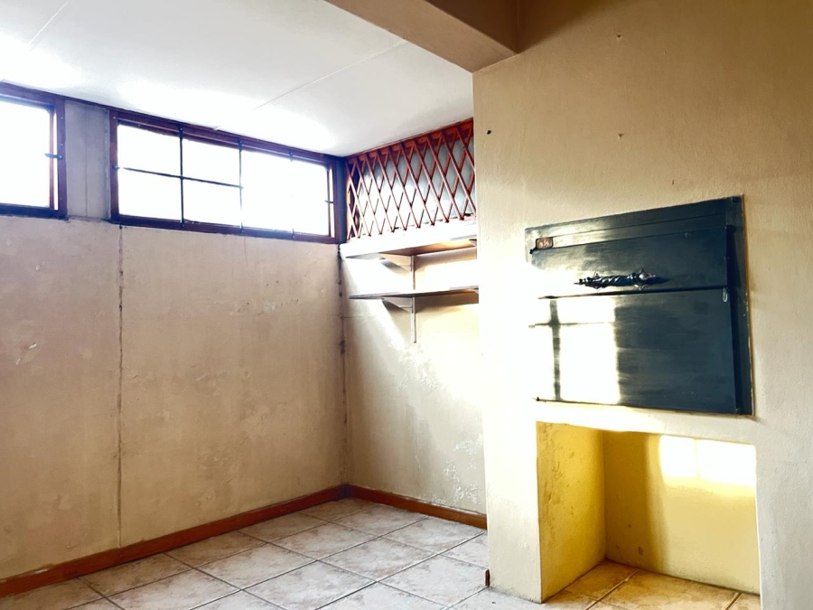 2 Bedroom Property for Sale in Noordheuwel Gauteng