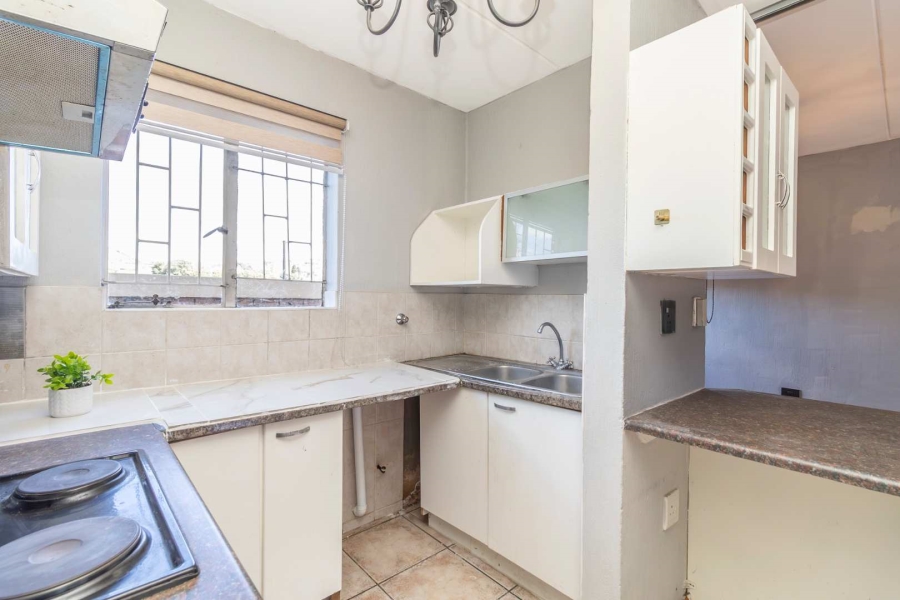 2 Bedroom Property for Sale in Strubensvallei Gauteng