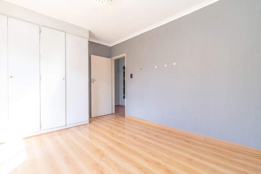 2 Bedroom Property for Sale in Strubensvallei Gauteng