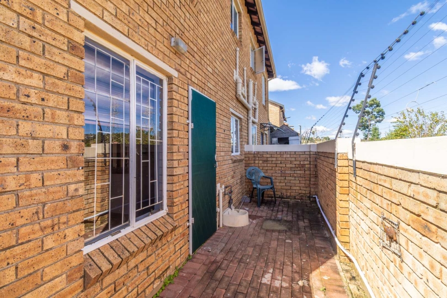 2 Bedroom Property for Sale in Strubensvallei Gauteng