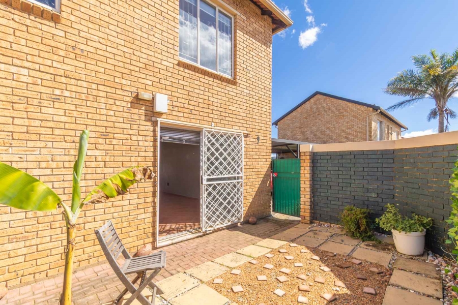 2 Bedroom Property for Sale in Strubensvallei Gauteng