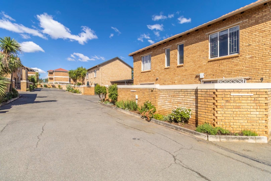 2 Bedroom Property for Sale in Strubensvallei Gauteng