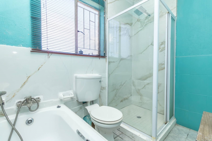 2 Bedroom Property for Sale in Strubensvallei Gauteng