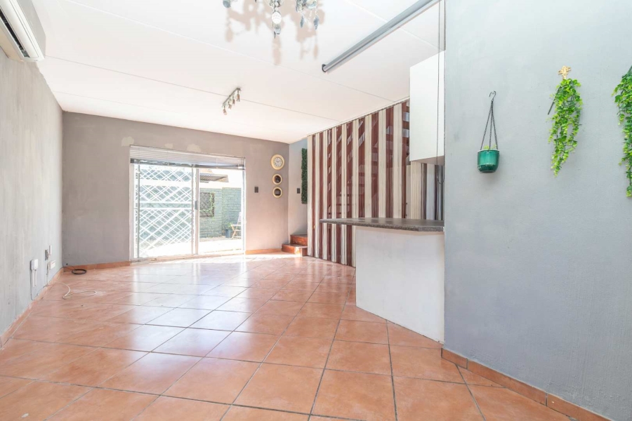 2 Bedroom Property for Sale in Strubensvallei Gauteng