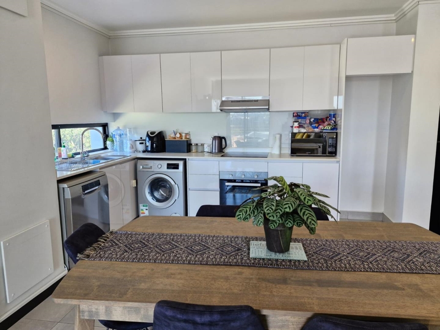 To Let 2 Bedroom Property for Rent in Sandown Gauteng