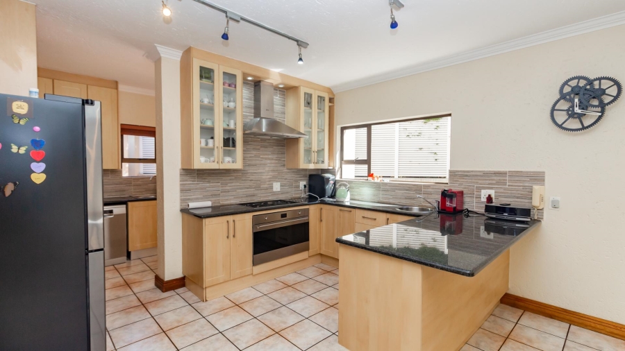 To Let 4 Bedroom Property for Rent in Dainfern Golf Estate Gauteng