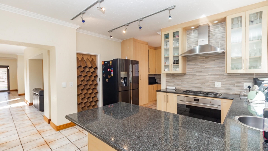 To Let 4 Bedroom Property for Rent in Dainfern Golf Estate Gauteng