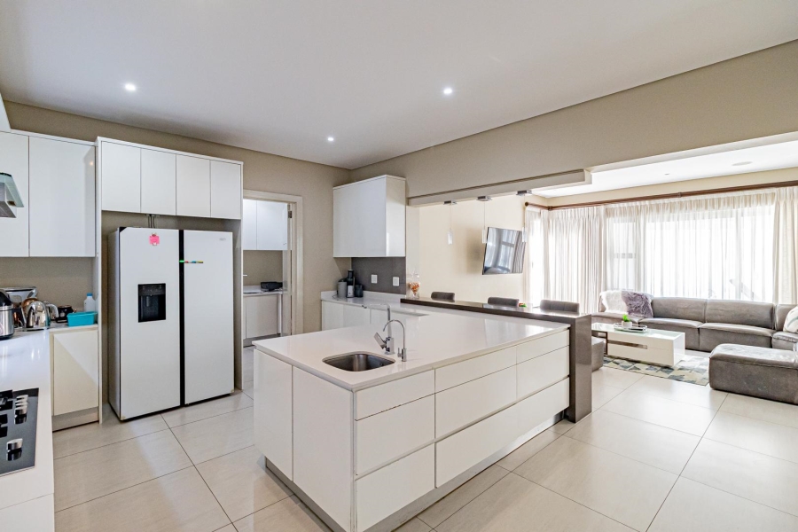 5 Bedroom Property for Sale in Morningside Gauteng