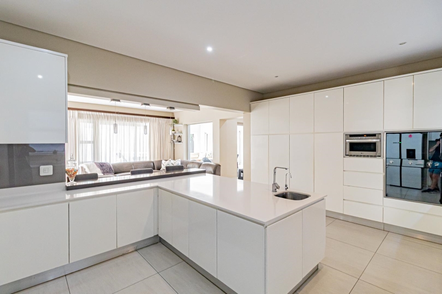 5 Bedroom Property for Sale in Morningside Gauteng