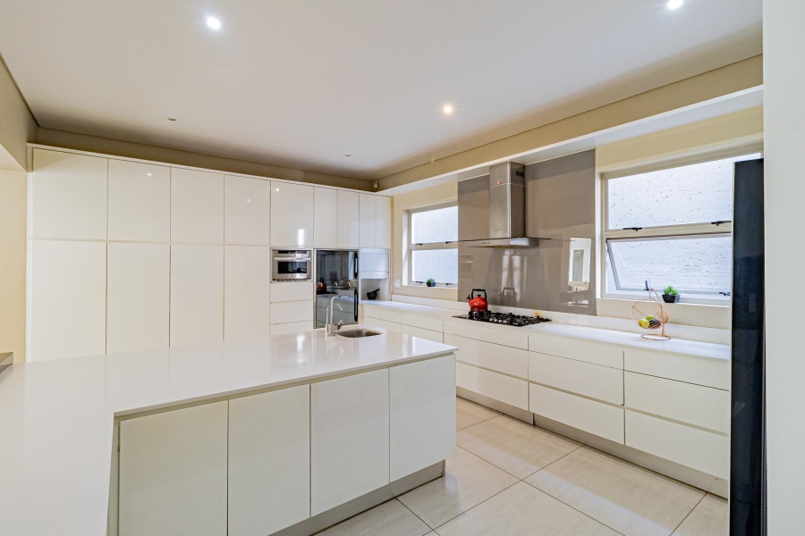 5 Bedroom Property for Sale in Morningside Gauteng