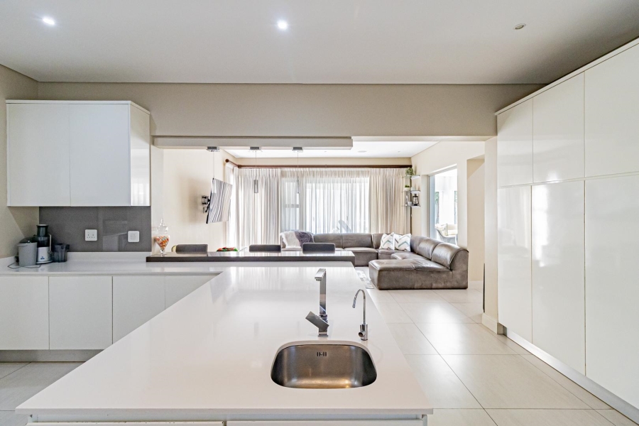 5 Bedroom Property for Sale in Morningside Gauteng